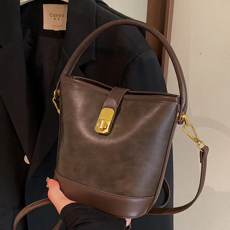 Women's Retro Brown Crossbody Bag for Autumn Winter 2023 - Image 3