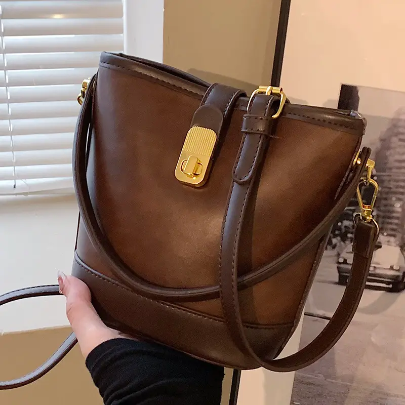 Women's Retro Brown Crossbody Bag for Autumn Winter 2023 - Image 4