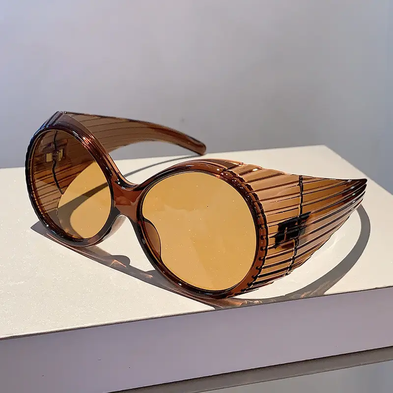 New Millennium Spice Sunglasses European American Fashion Avant-Garde Punk Hip Hop — feature 16