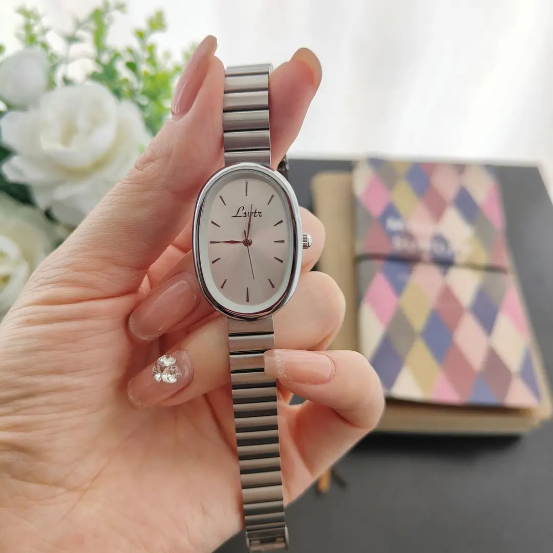 New Golden Middle Ancient Niche High Fashion Explosions Watch Small Gold Watch Women's Quartz Steel Band Women's Watch Wholesale