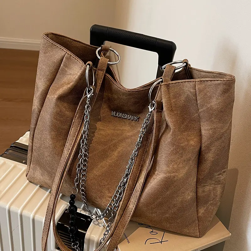 Textured Women's Chain Commuter Tote Bag Grey 2026 - Image 3