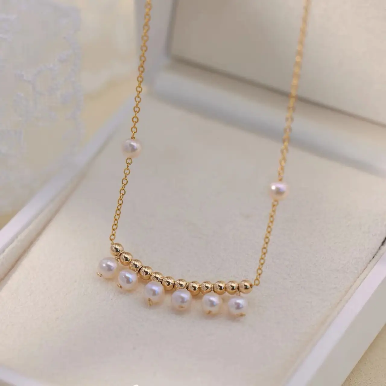 Gold Pearl Necklace for Women Elegant Commute