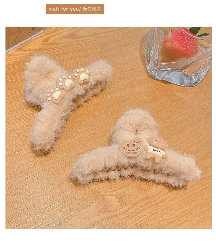 Furry Cat Claw Bear Hair Clip for Women — feature 4