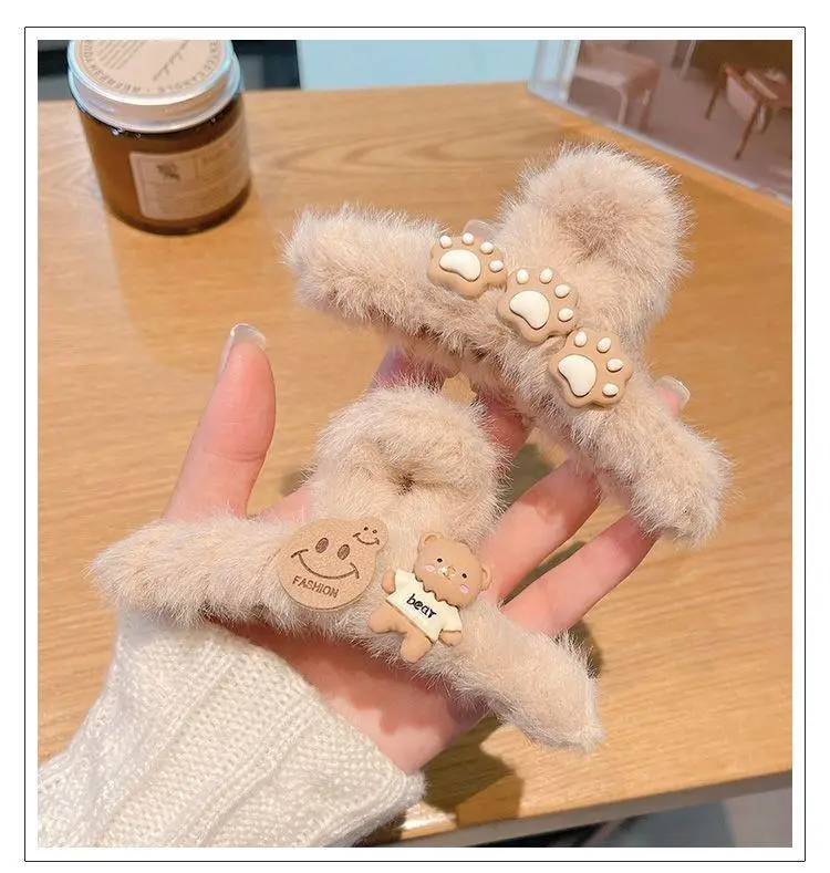 Furry Cat Claw Bear Hair Clip for Women — feature 7