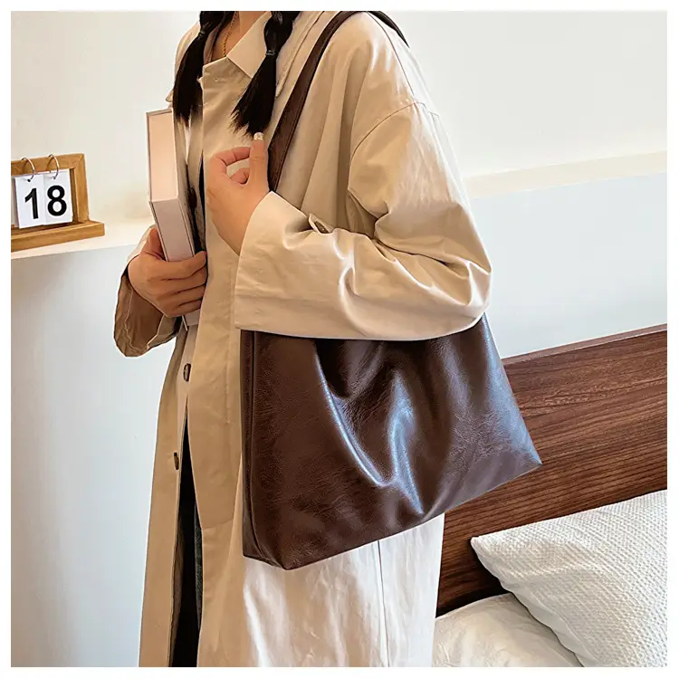 Brown Leather Shoulder Tote Bag 2023 Autumn Winter — feature 20