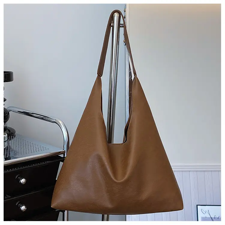 Brown Leather Shoulder Tote Bag 2023 Autumn Winter — feature 24
