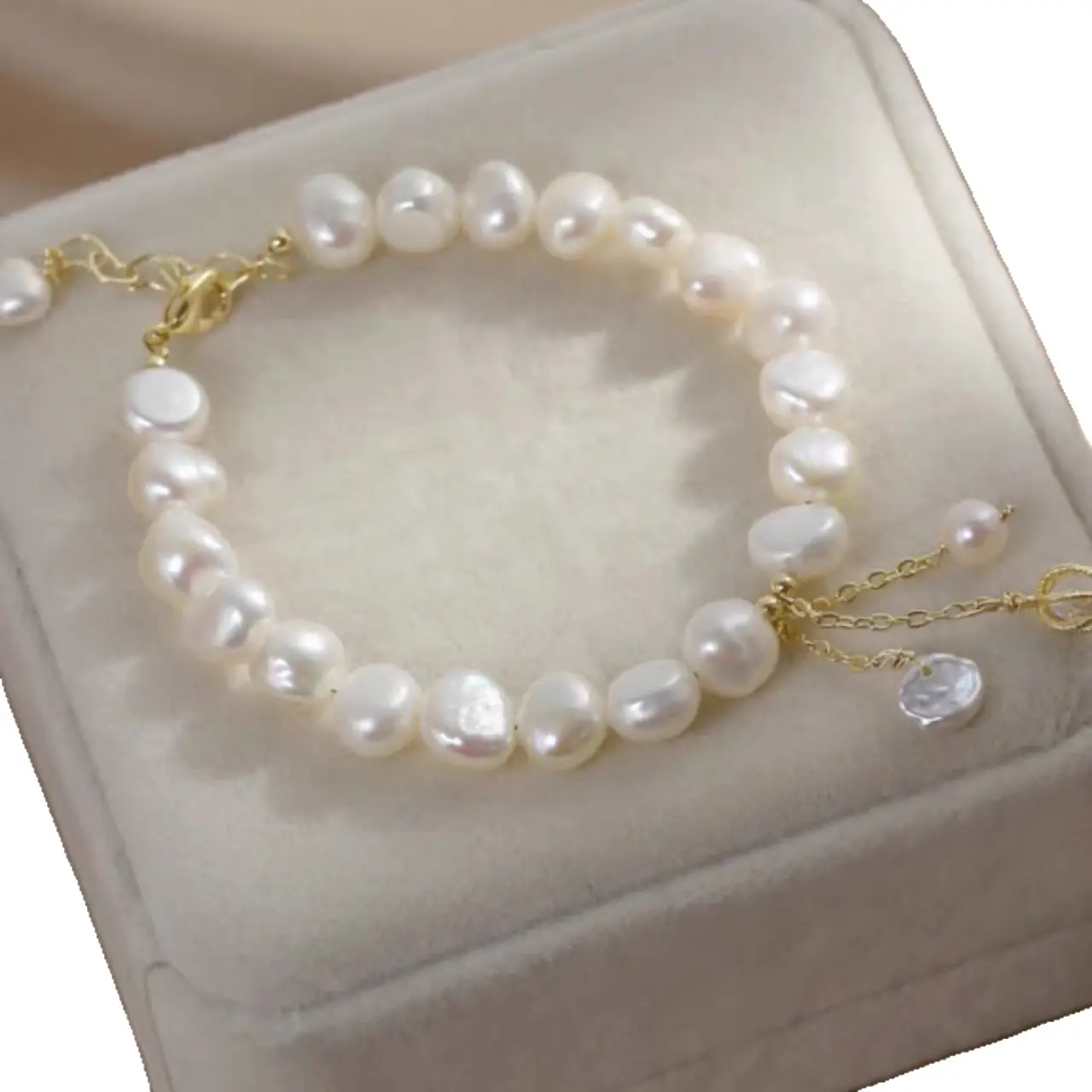 Natural Baroque Pearl Bracelet with Tassel Decoration - Image 5