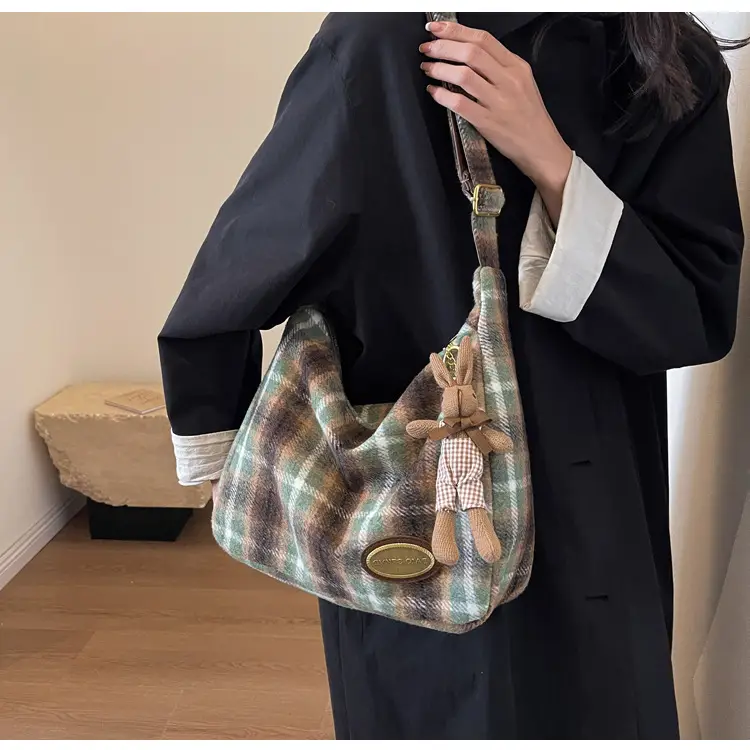 Women's Woolen Shoulder Bag 2023 New Style — feature 19