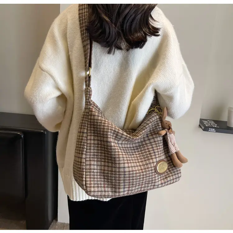 Women's Woolen Shoulder Bag 2023 New Style — feature 24