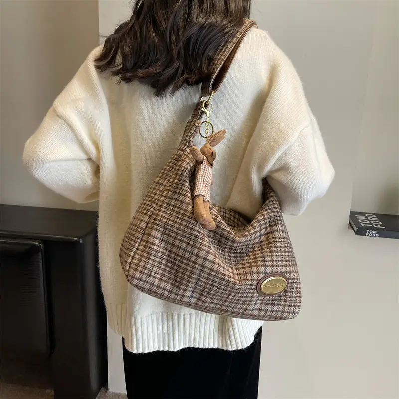 Women's Woolen Shoulder Bag 2023 New Style - Image 3