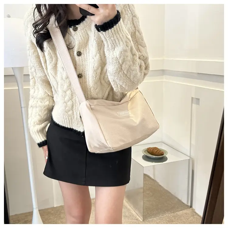 Nylon Shoulder Crossbody Bag 2023 Western Style — feature 2