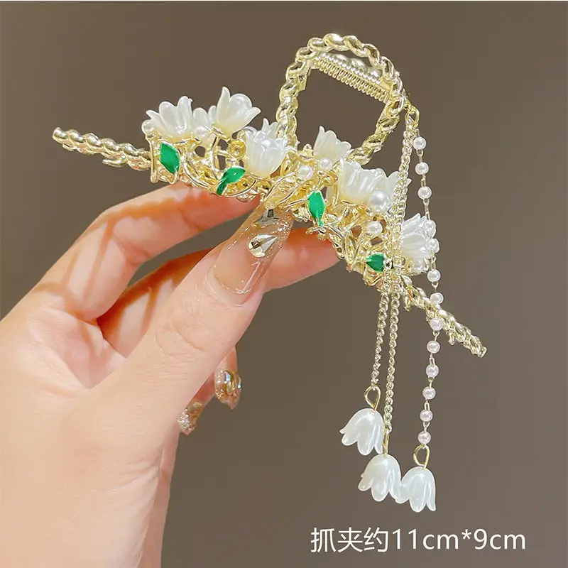 Gold Pearl Tassel Hairpin with Green Emerald Clips — feature 11