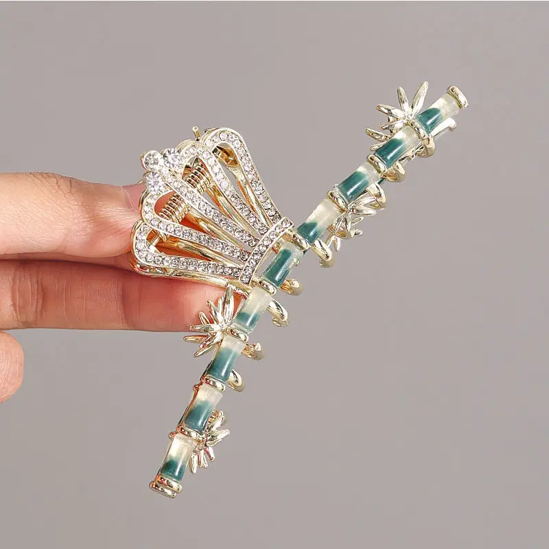 Gold Pearl Tassel Hairpin with Green Emerald Clips — feature 7