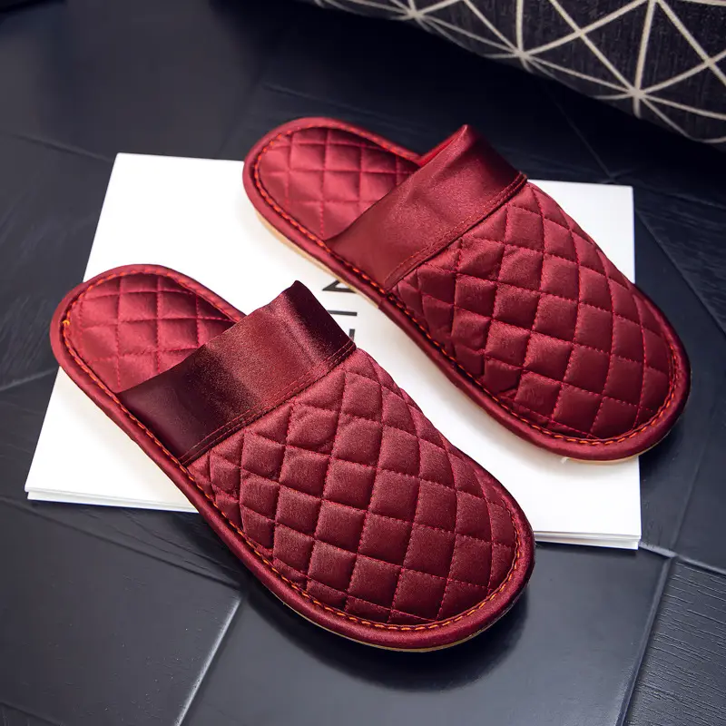 Cotton slippers winter warm wedding slippers wedding festive men's and women's home bright red factory direct one-piece delivery