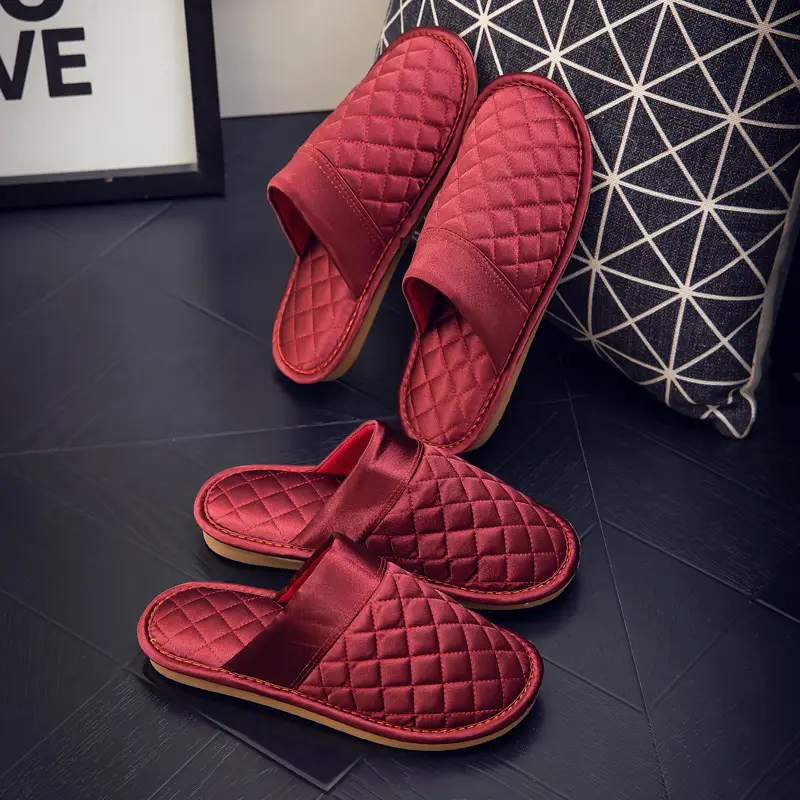 Cotton slippers winter warm wedding slippers wedding festive men's and women's home bright red factory direct one-piece delivery