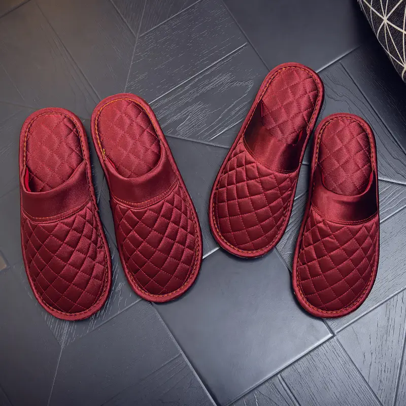 Cotton slippers winter warm wedding slippers wedding festive men's and women's home bright red factory direct one-piece delivery