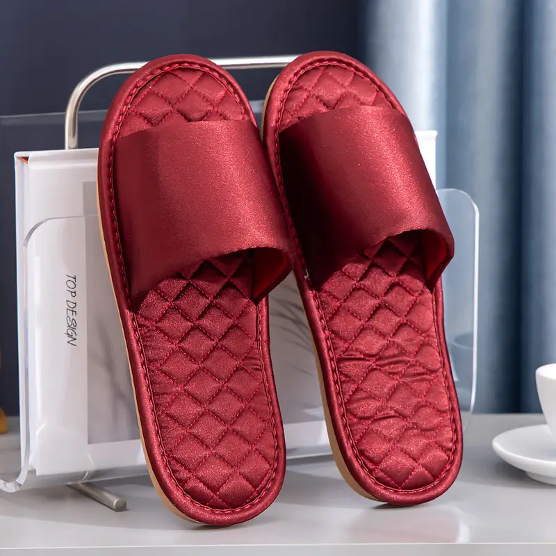 Cotton slippers winter warm wedding slippers wedding festive men's and women's home bright red factory direct one-piece delivery