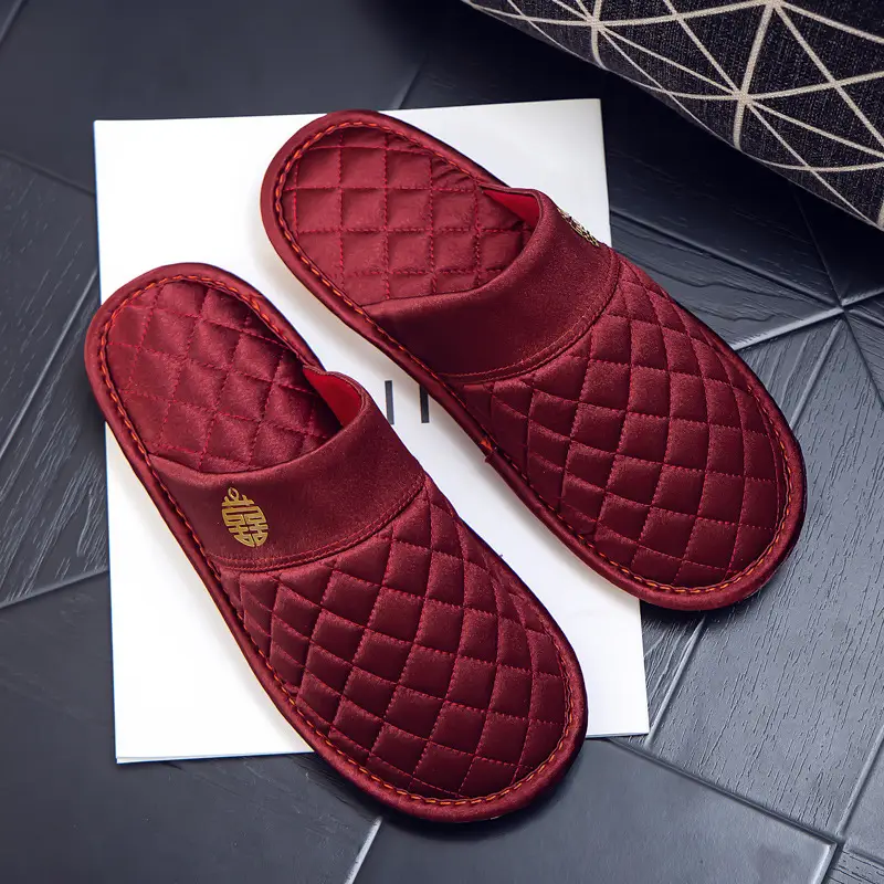 Cotton slippers winter warm wedding slippers wedding festive men's and women's home bright red factory direct one-piece delivery