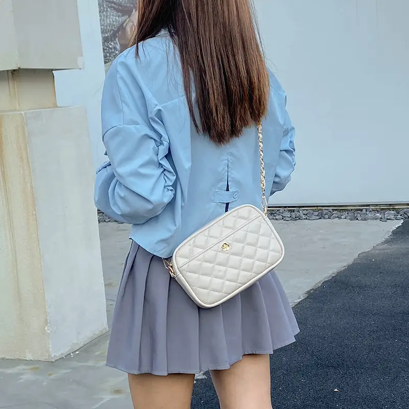 Trendy Women's Quilted Chain Bag Set White & Beige - Image 6