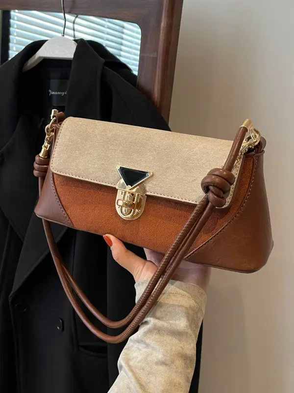 Women's Black Leather Shoulder Bag with Gold Clasp - Image 3