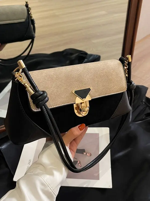 Women's Black Leather Shoulder Bag with Gold Clasp - Image 4
