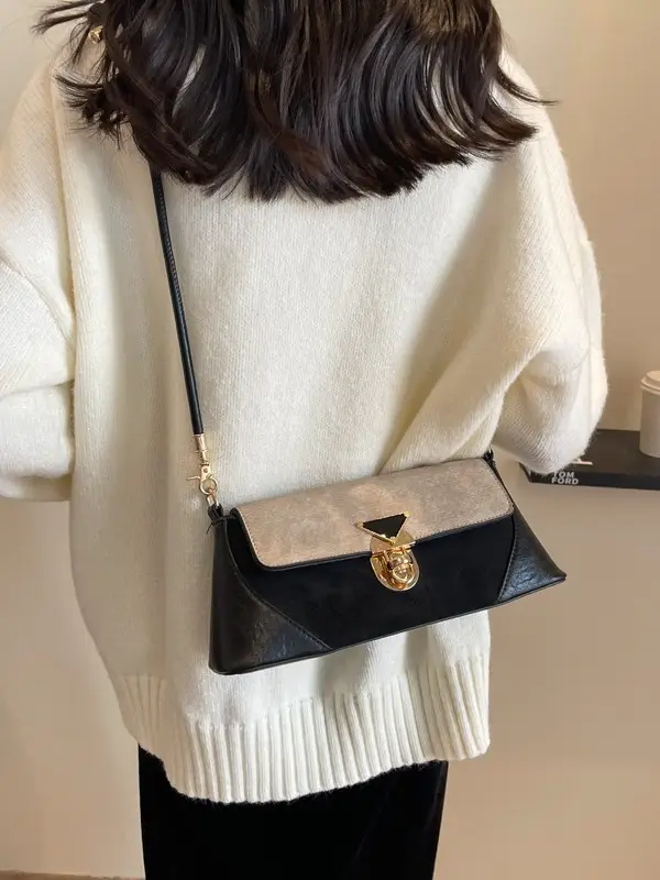 Women's Black Leather Shoulder Bag with Gold Clasp - Image 5