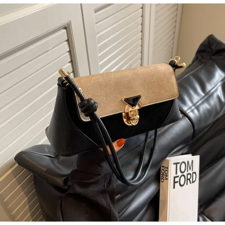 Women's Black Leather Shoulder Bag with Gold Clasp — feature 18