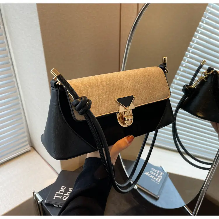 Women's Black Leather Shoulder Bag with Gold Clasp — feature 20