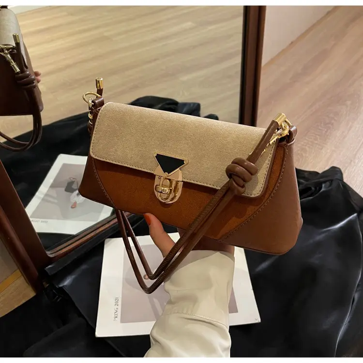 Women's Black Leather Shoulder Bag with Gold Clasp — feature 26