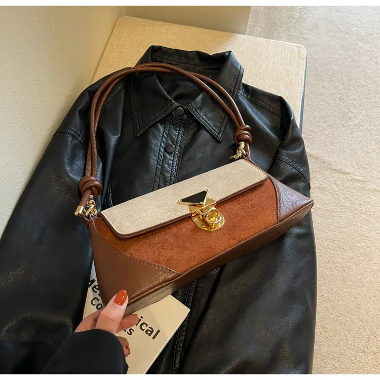Women's Black Leather Shoulder Bag with Gold Clasp — feature 32