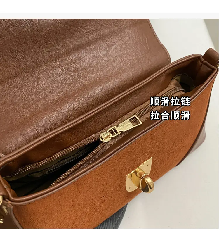 Women's Black Leather Shoulder Bag with Gold Clasp — feature 6