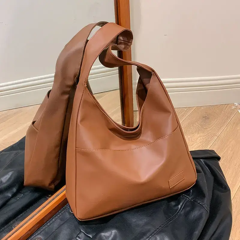Women's Retro Shoulder Bag Brown Large Capacity 2023