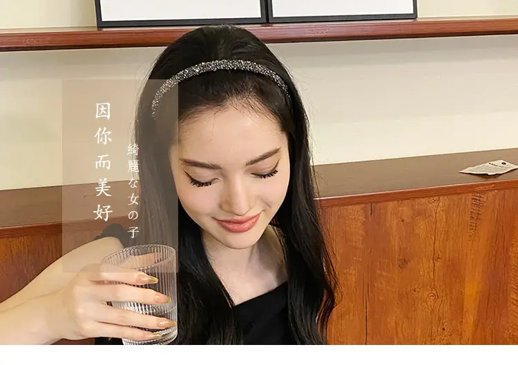 Broken Hair Finish Diamond Hairband for Women — feature 1