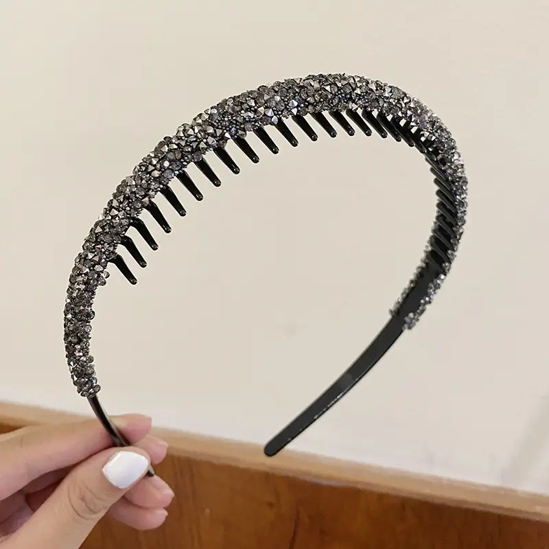 Broken Hair Finish Diamond Hairband for Women - Image 4