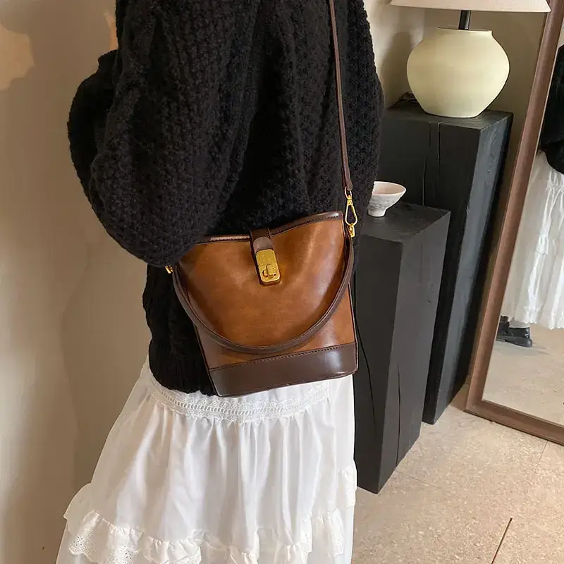 Women Retro Brown Crossbody Bag 2023 - Image 6