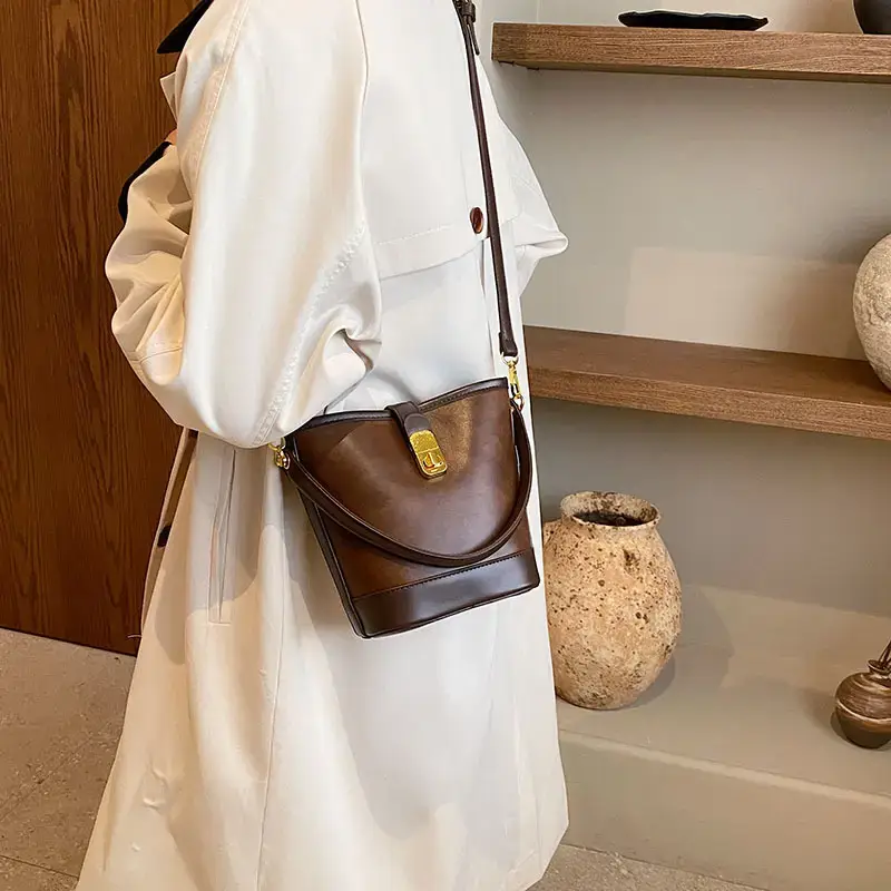 Women Retro Brown Crossbody Bag 2023 - Image 7