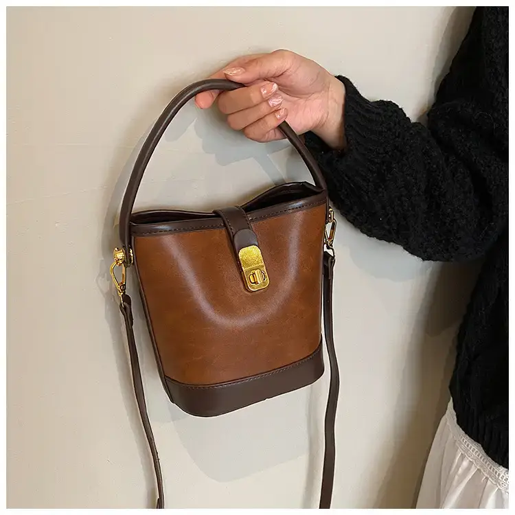 Women Retro Brown Crossbody Bag 2023 — feature 16