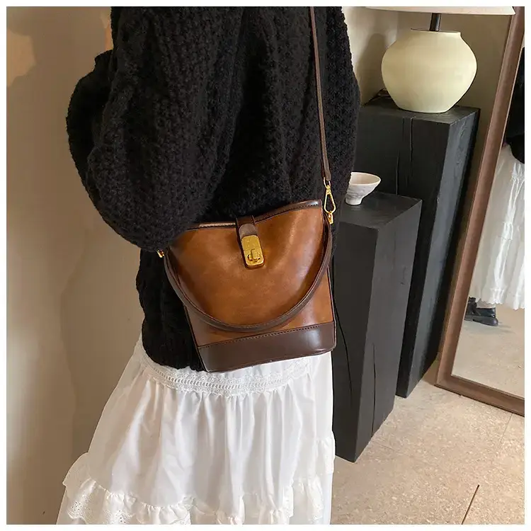 Women Retro Brown Crossbody Bag 2023 — feature 19
