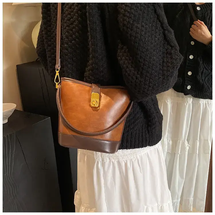 Women Retro Brown Crossbody Bag 2023 — feature 24