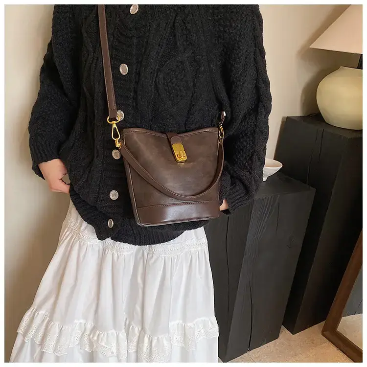 Women Retro Brown Crossbody Bag 2023 — feature 26
