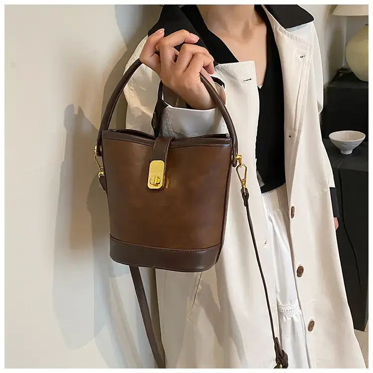 Women Retro Brown Crossbody Bag 2023 — feature 33
