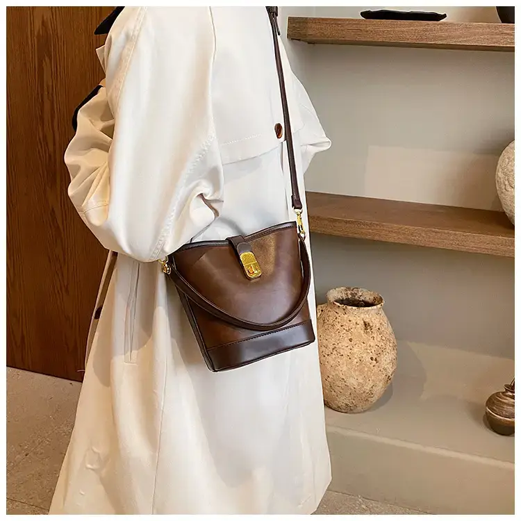 Women Retro Brown Crossbody Bag 2023 — feature 35