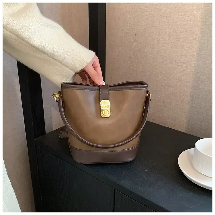 Women Retro Brown Crossbody Bag 2023 — feature 37