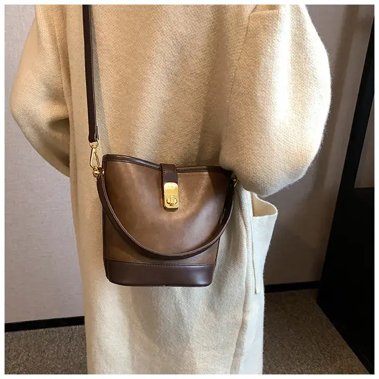 Women Retro Brown Crossbody Bag 2023 — feature 43