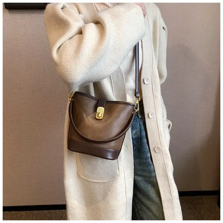 Women Retro Brown Crossbody Bag 2023 — feature 44