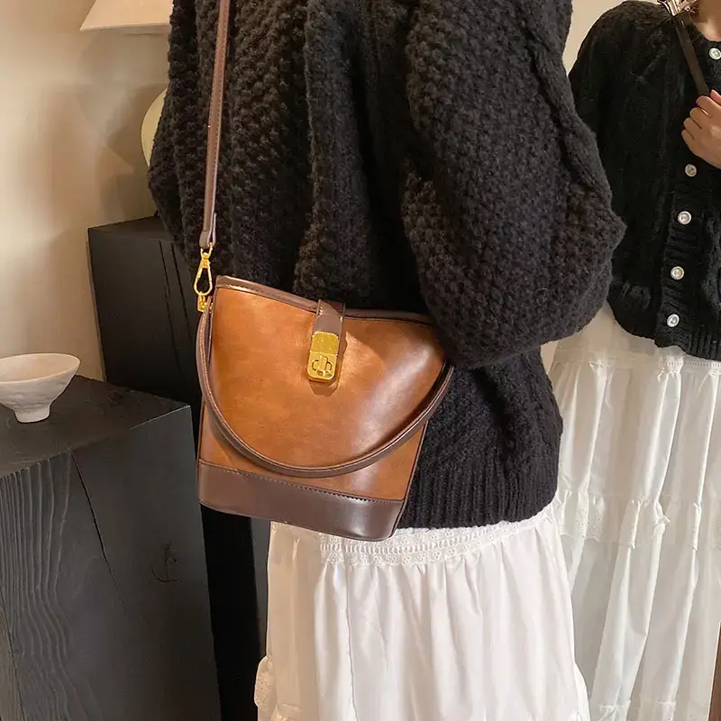 Women Retro Brown Crossbody Bag 2023 - Image 3