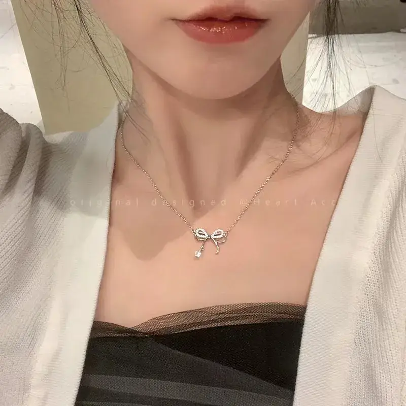 Women's Light Luxury Pearl Clavicle Necklace Niche Design - Image 11