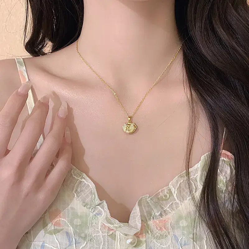 Women's Light Luxury Pearl Clavicle Necklace Niche Design - Image 223