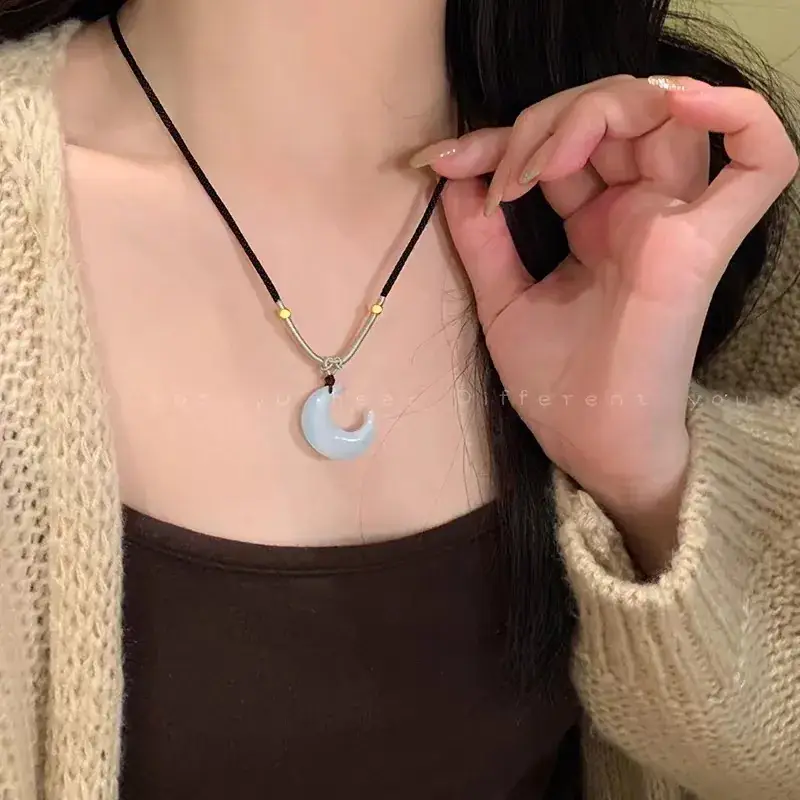 Women's Light Luxury Pearl Clavicle Necklace Niche Design - Image 45