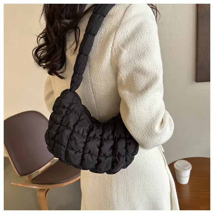 Black Quilted Shoulder Bag for Women 2023 Winter — feature 10
